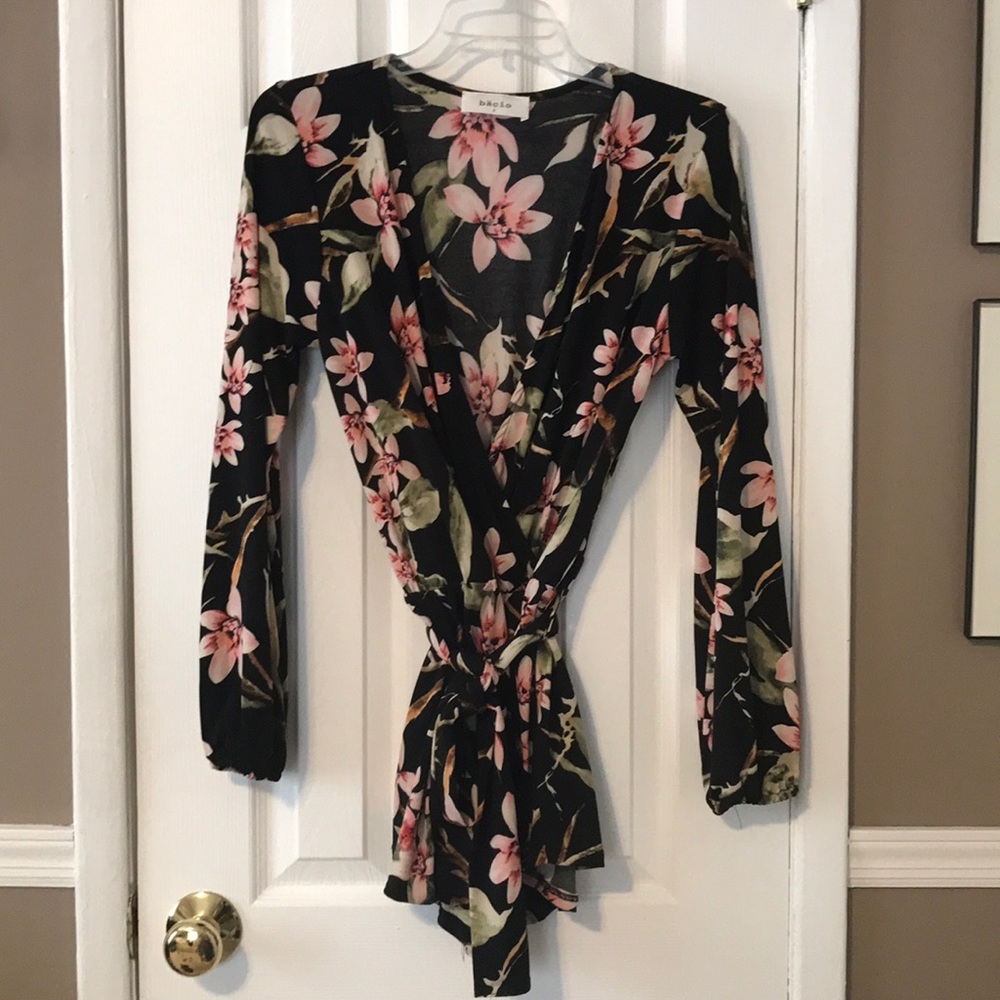 Bacio blk and floral silky romper